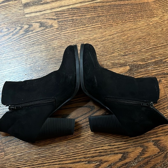 Black suede 2.5inch booties from call it spring. - Picture 7 of 7